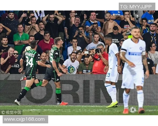 维罗纳与萨索洛激战正酣比分揭晓引发球迷热议 维罗纳与萨索洛激战正酣比分揭晓引发球迷热议