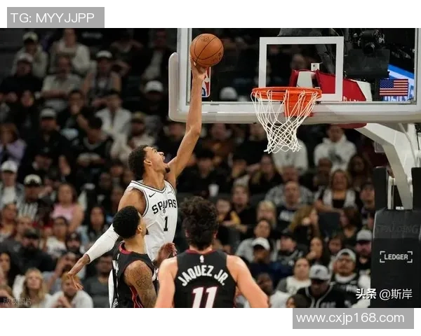 2019年马刺与太阳精彩对决回顾全场比赛亮点与精彩瞬间分析 2019年马刺与太阳精彩对决回顾全场比赛亮点与精彩瞬间分析