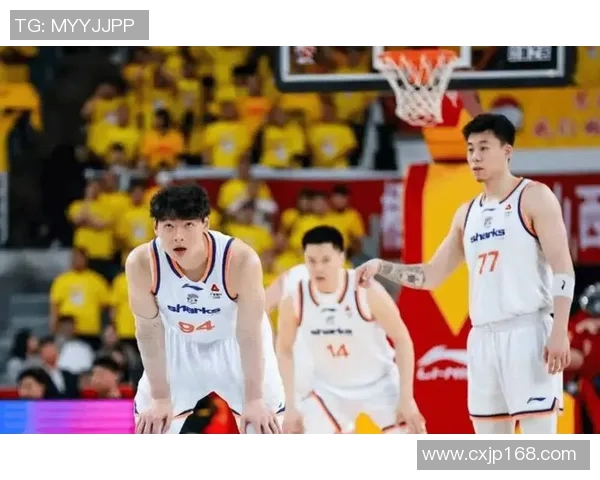 上海篮球队灵活性变革引发热议助力球队新篇章的探索与发展